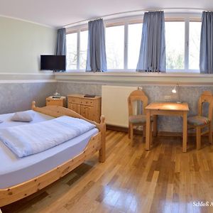 Zimmer mit Kingsize-Bett